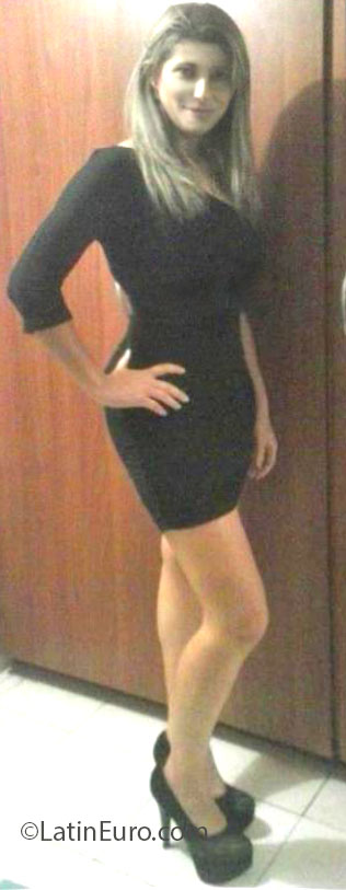 Date this young Colombia girl Marcela from Manizales CO12148