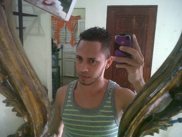 Date this foxy Dominican Republic man Manuel from La Vega DO14424