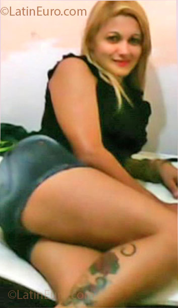 Date this athletic Brazil girl Bianca from Maceio BR7520