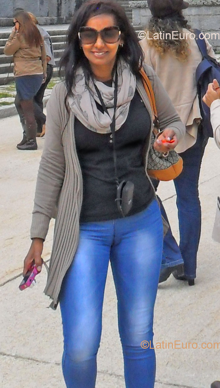 Date this athletic Portugal girl Claudiana from Lisbon PT59