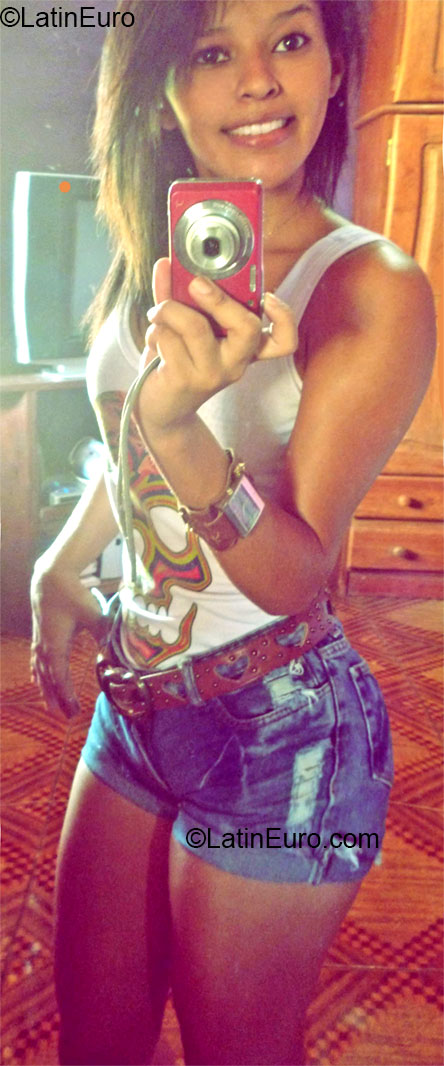 Date this sultry Brazil girl Taisa from Belem BR7556