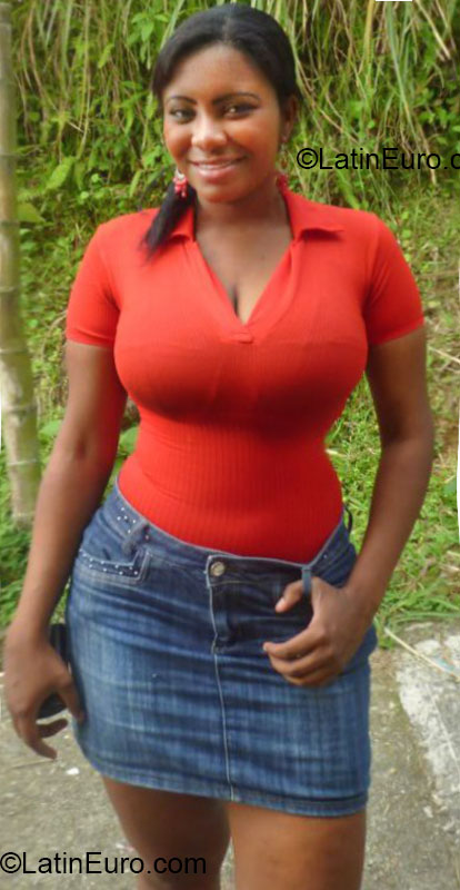 Date this beautiful Colombia girl Magaly from Quibdo CO12397