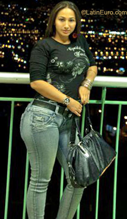 Date this sultry Colombia girl Elizabeth from Medellin CO12437