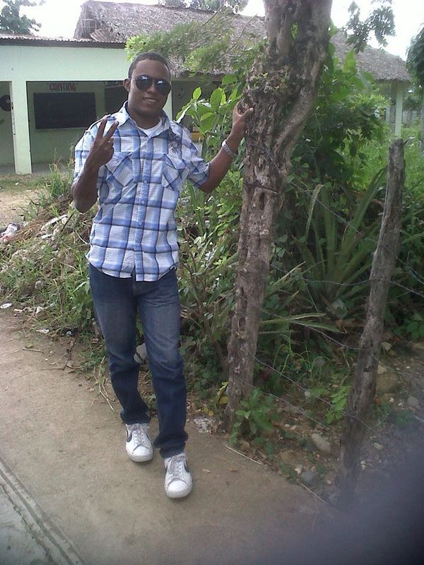 Date this nice looking Dominican Republic man Dewin from Santiago DO15170