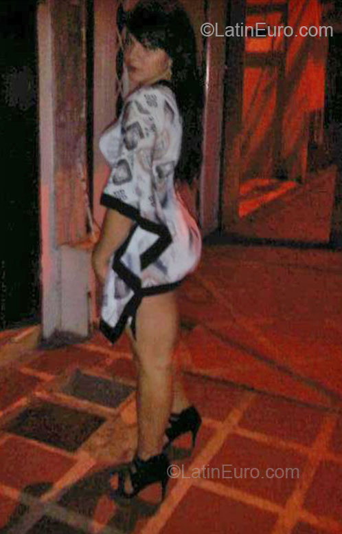 Date this hard body Colombia girl Carolina from Cali CO12653