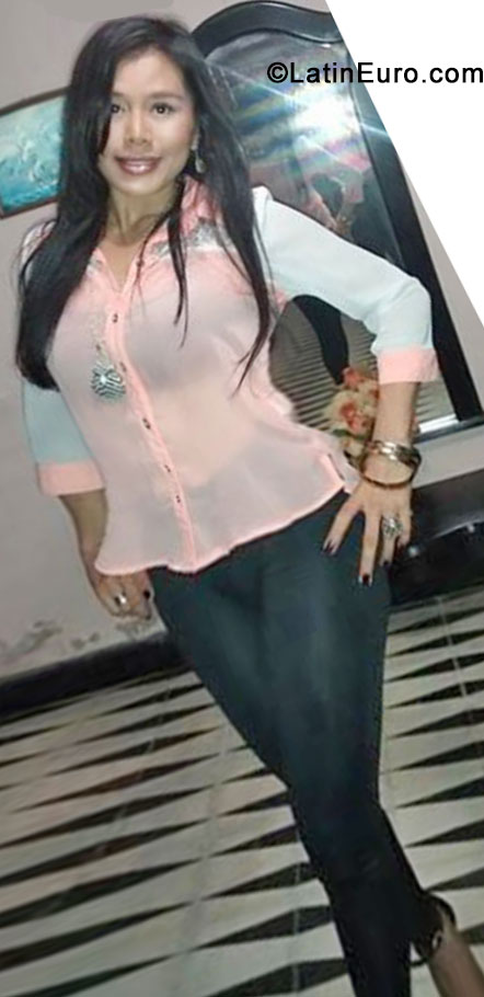 Date this georgeous Colombia girl Adriana lucia from Cartagena CO15632