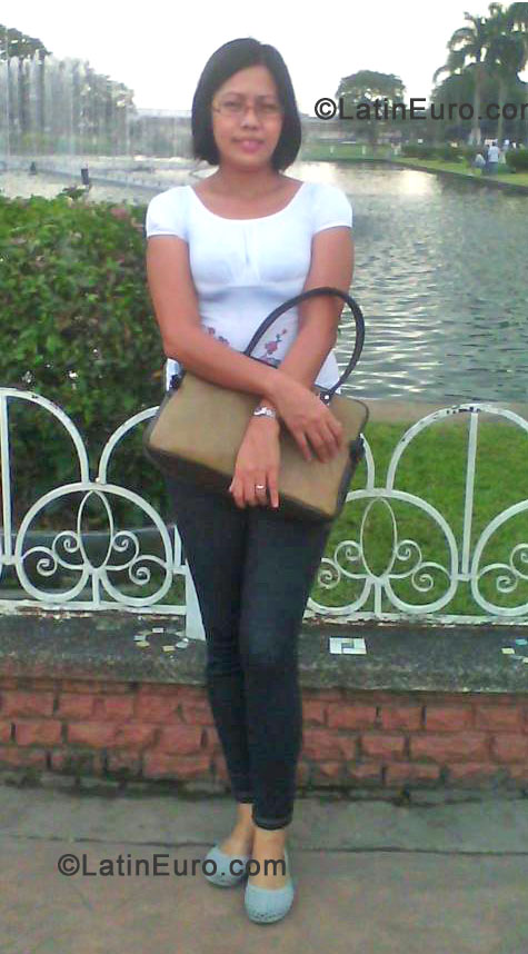 Date this delightful Philippines girl Arlyn from Davao City PH559