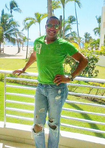 Date this tall Dominican Republic man Miguel Angel from Santo Domingo DO15557