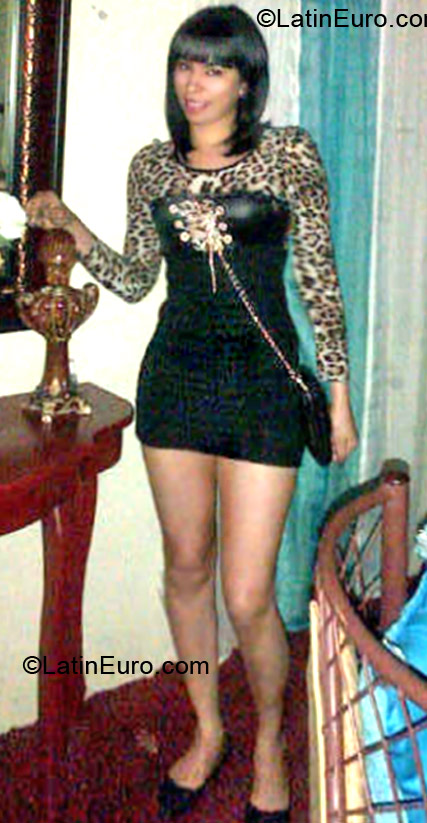 Date this pretty Dominican Republic girl Sherlyn from Santiago DO22626