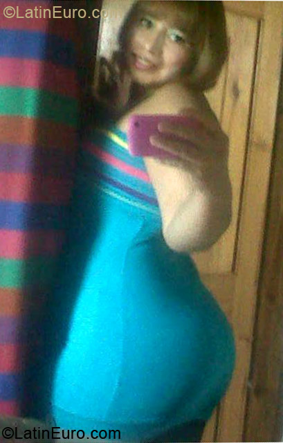 Date this attractive Honduras girl Rosy from Tegucigalpa HN840