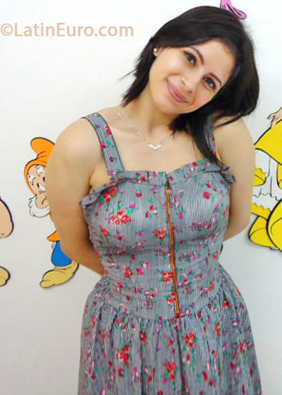 Date this good-looking Brazil girl Patricia from Sao Paulo BR7773