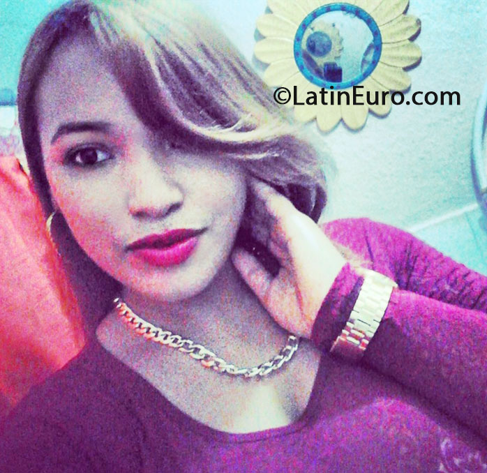 Date this passionate Dominican Republic girl Mayerlin from Santiago DO20940