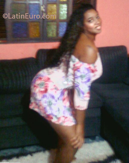 Date this attractive Brazil girl Karina from Vitoria BR7802