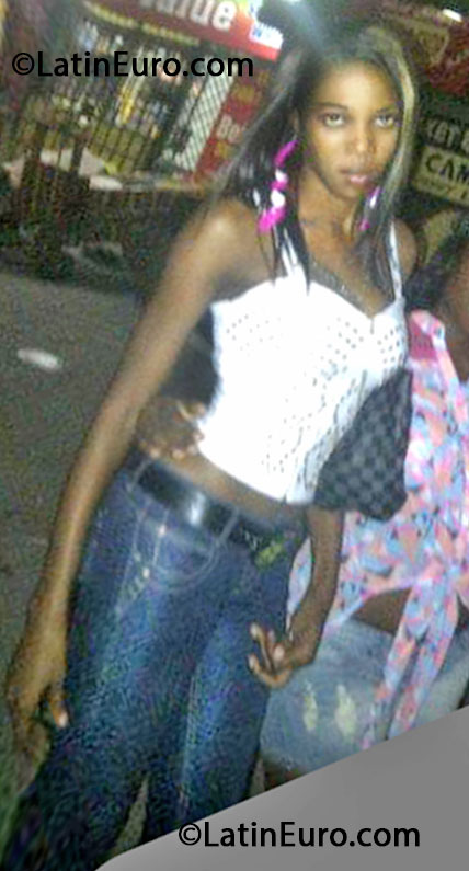 Date this young Jamaica girl Llecre from Kingston JM1170