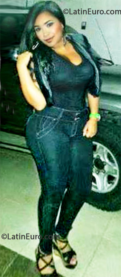 Date this gorgeous Colombia girl Catherine from Medellin CO13022