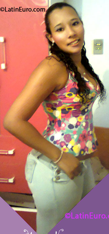 Date this young Brazil girl Aline from Porto Alegre BR7805