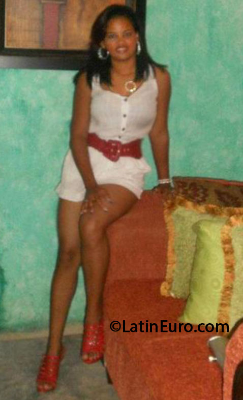 Date this sultry Dominican Republic girl Wendy from Santiago DO16150