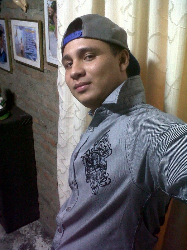 Date this georgeous Colombia man Hernan from Cali CO13043