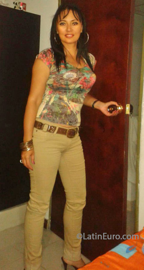 Date this athletic Colombia girl Diana aydee from Palmira CO13045