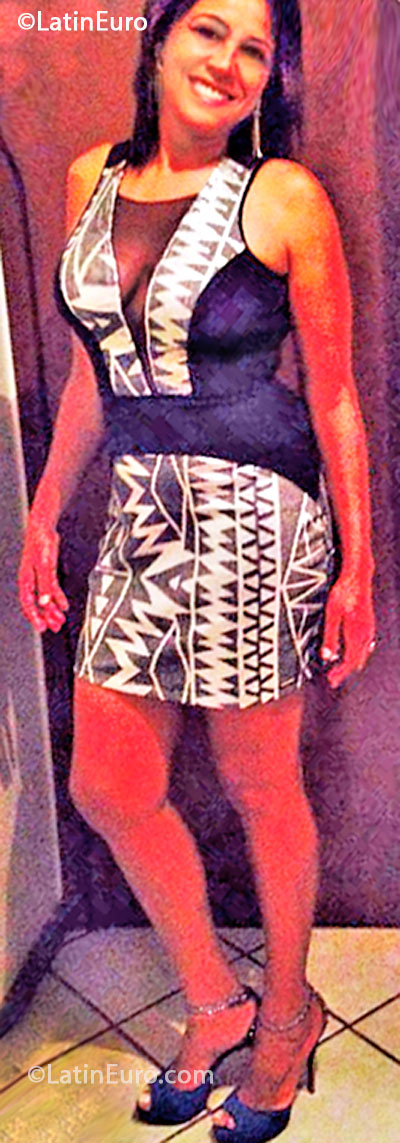 Date this stunning Brazil girl Raquel from Belo Horizonte BR7825