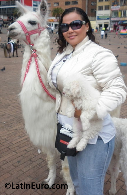 Date this nice looking Colombia girl SANDRA MILENA from Valledupar CO13067