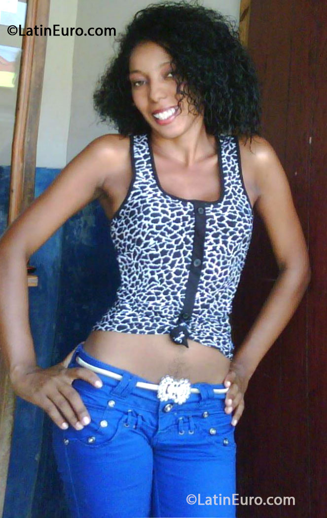 Date this sultry Dominican Republic girl Johana from Puerto Plata DO16027