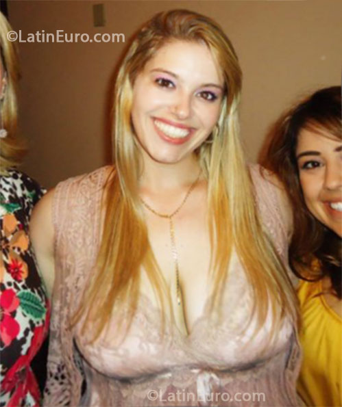 Date this hot Brazil girl Mariani from Rio De Janeiro BR7876