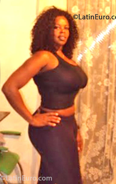 Date this good-looking Brazil girl Alessandra from Sao Paulo BR7877