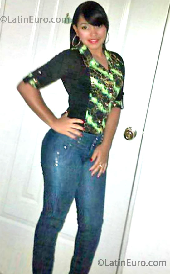 Date this tall Dominican Republic girl Yuleisy vilorio from Santiago De Los Caballeros DO16270