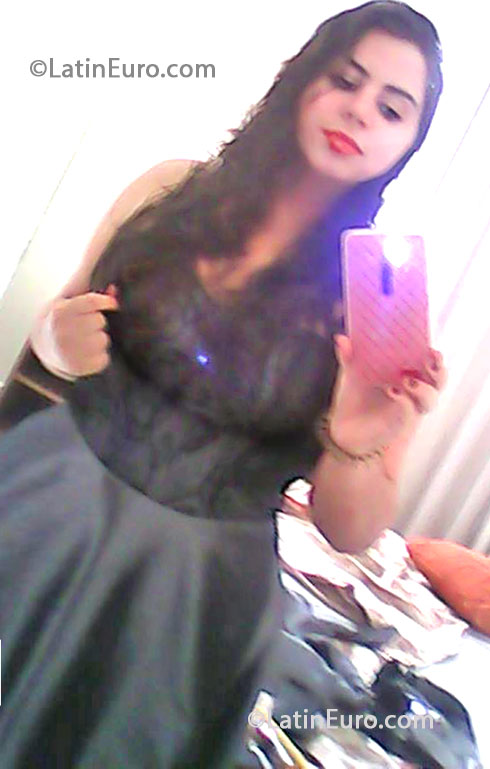 Date this foxy Brazil girl Fernanda from Sao Paulo BR7906