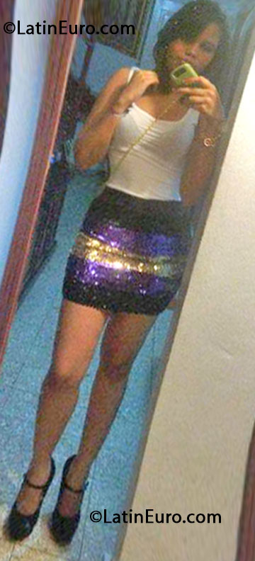 Date this nice looking Dominican Republic girl Betaida from Santo Domingo DO16306