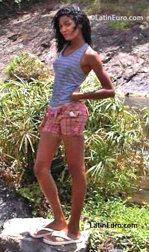 Date this happy Dominican Republic girl Yelisa from Hato Mayor DO16329