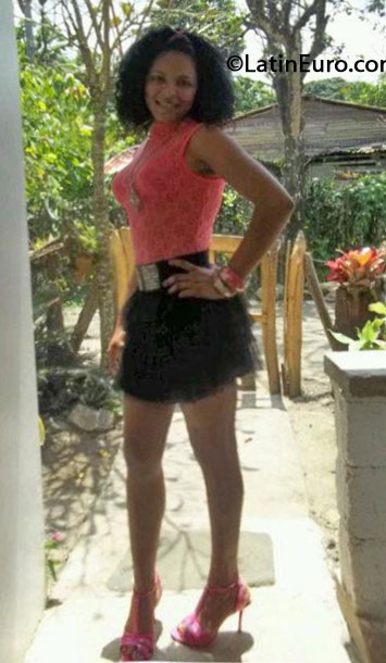 Date this delightful Dominican Republic girl Yakaira from Puerto plata DO16338
