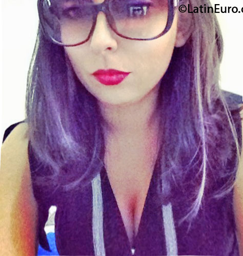 Date this hot Brazil girl Sheila from Curitiba DO16354