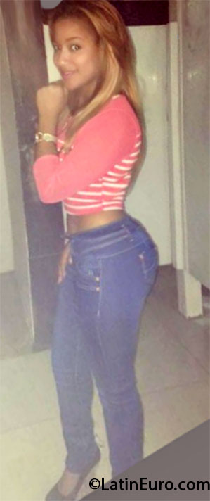 Date this passionate Dominican Republic girl Elizabeth from Bonao DO33279