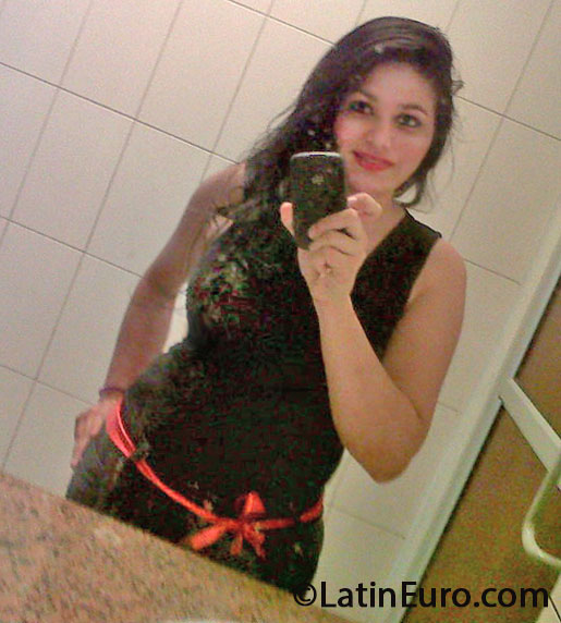 Date this young Honduras girl Yerina from Puerto Cortes HN858