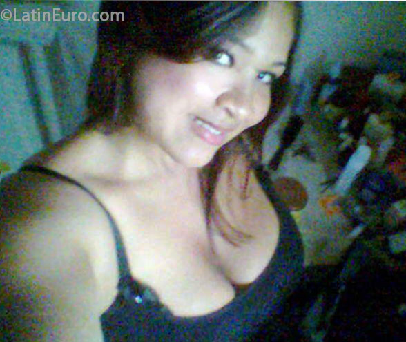 Date this foxy Dominican Republic girl BIANELES from Santiago DO16464