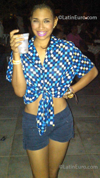 Date this attractive Dominican Republic girl Katherine from Santiago DO16463