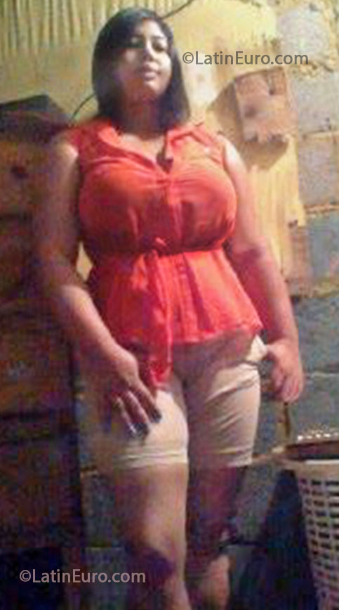 Date this sensual Dominican Republic girl Marlin from Santo Domingo DO16491