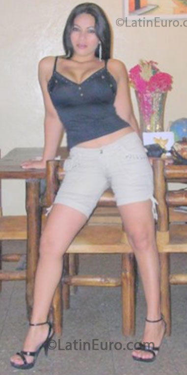 Date this nice looking Honduras girl Eva from Tegucigalpa HN864