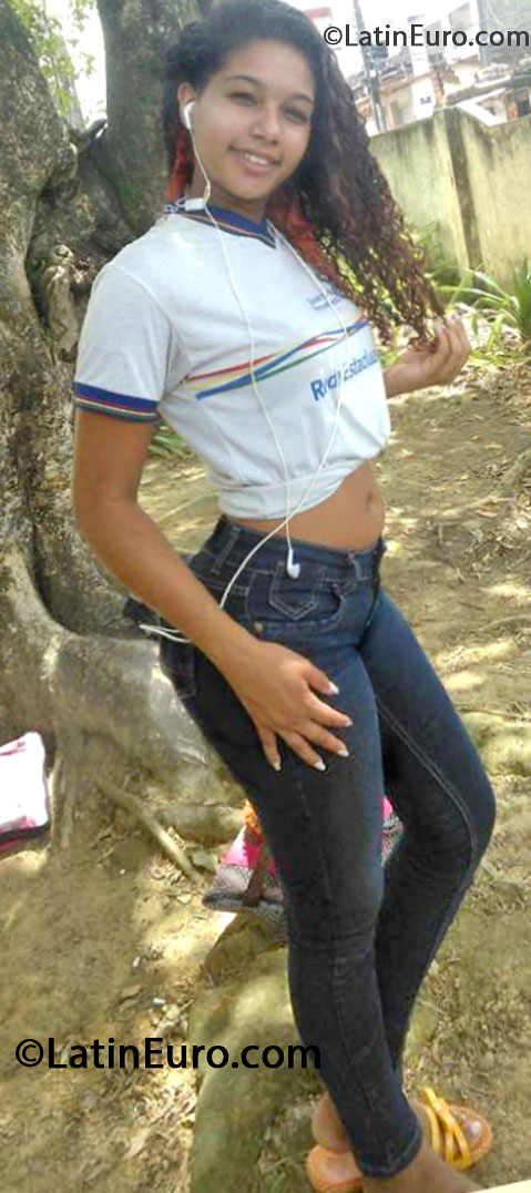 Date this georgeous Brazil girl Laine from Recife BR7983