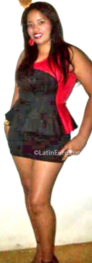 Date this nice looking Dominican Republic girl Jina from Santo Domingo DO16765