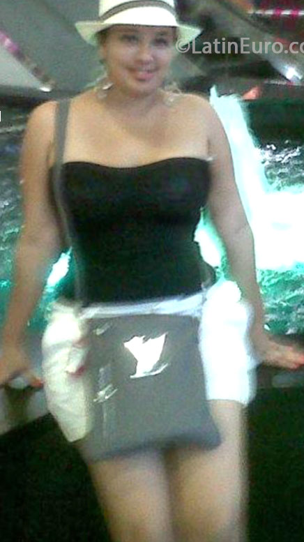 Date this gorgeous Colombia girl Marcela from Medellin CO13699