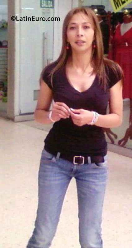 Date this young Colombia girl Ana maria from Bogota CO15403