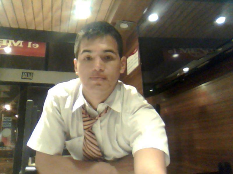 Date this foxy Peru man Edwin from Lima PE830