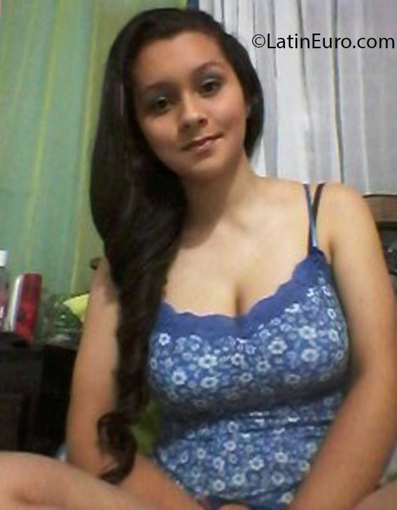 Date this gorgeous Colombia girl Yineth Orozco from Medellin CO13888