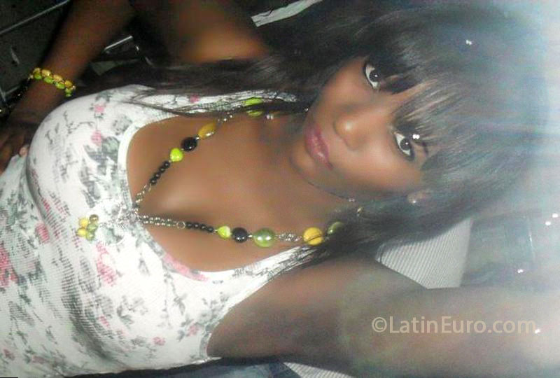 Date this lovely Colombia girl Jenny from Cali CO13922