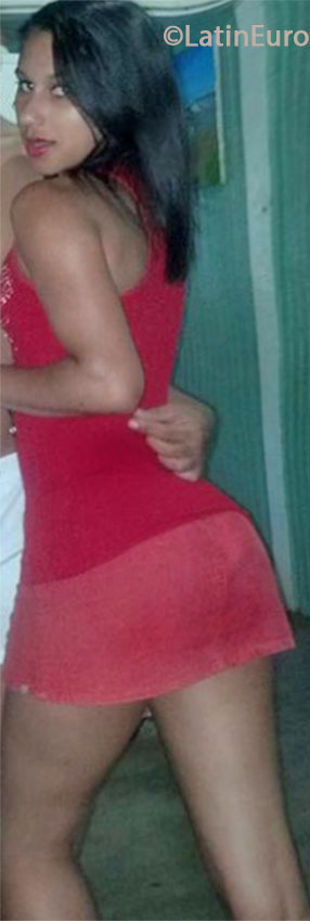Date this hard body Dominican Republic girl Noemi from Dajabon DO17325