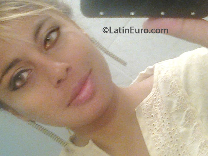 Date this happy Brazil girl Pamela from Sao Paulo BR8121