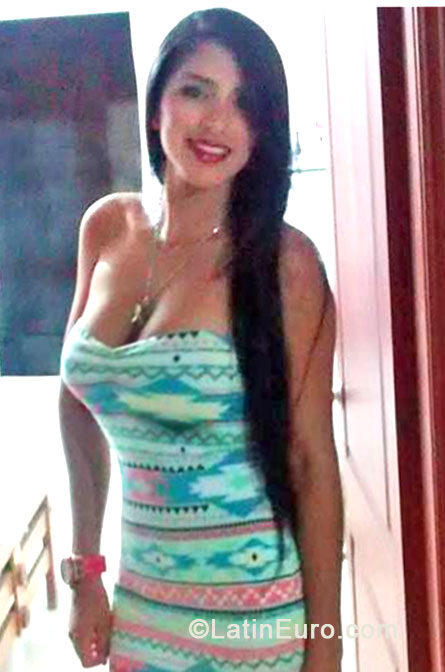 Date this georgeous Colombia girl Alexa from Barranquilla CO14174